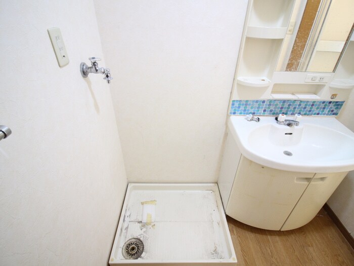 物件内観写真14　(洗濯機置場)