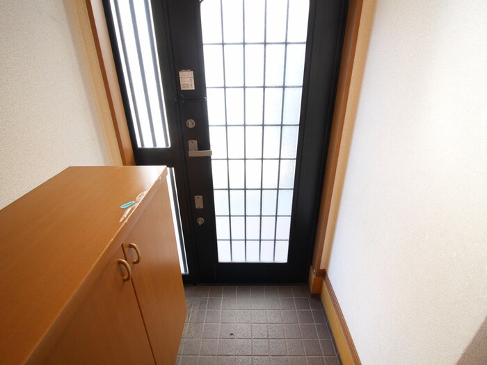 物件内観写真17　(玄関)