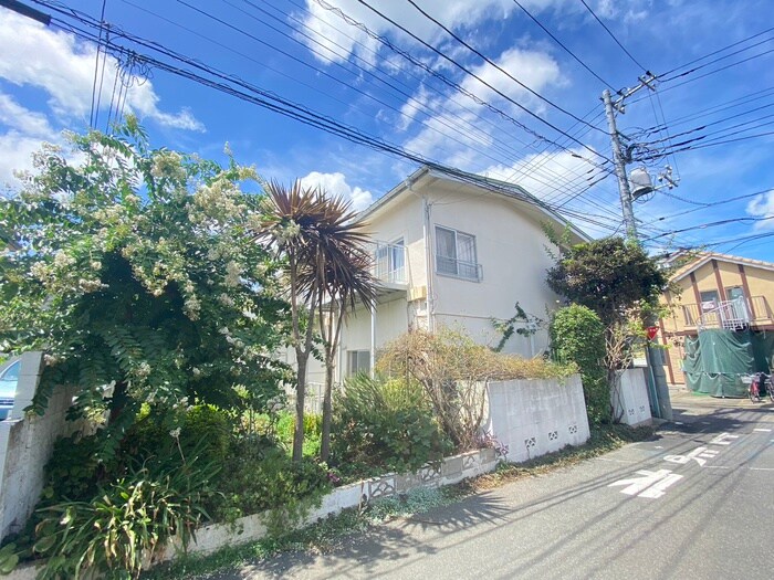 物件外観写真5　(エントランス部分)