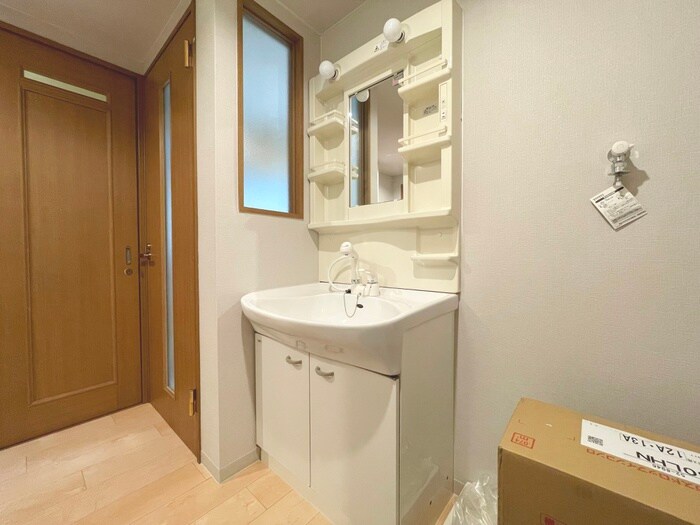 物件内観写真12　(洗面)