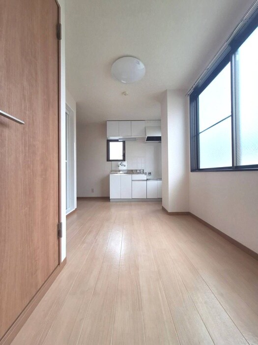 物件内観写真13　(廊下)