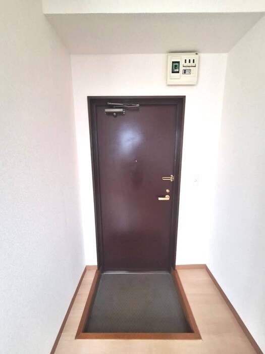 物件内観写真16　(玄関)
