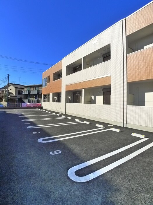 物件外観写真6　(駐車場)