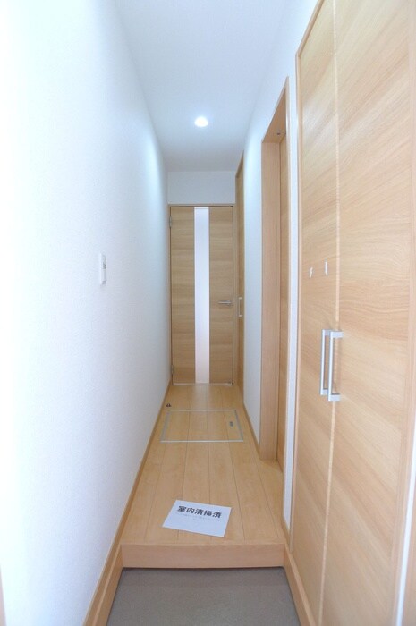 物件内観写真11　(玄関)