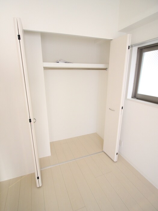 物件内観写真12　(収納)