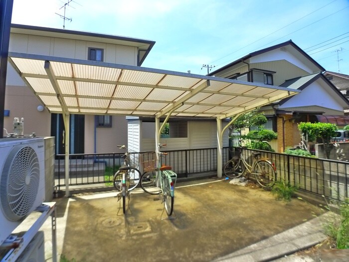 物件外観写真4　(駐輪場)