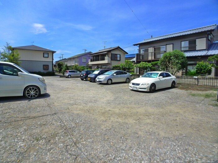 物件外観写真6　(バイク置き場)