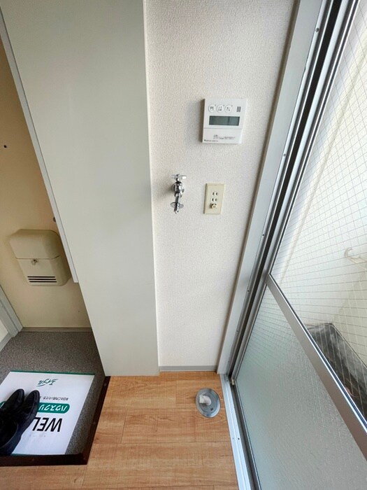 物件内観写真14　(洗濯機置場)