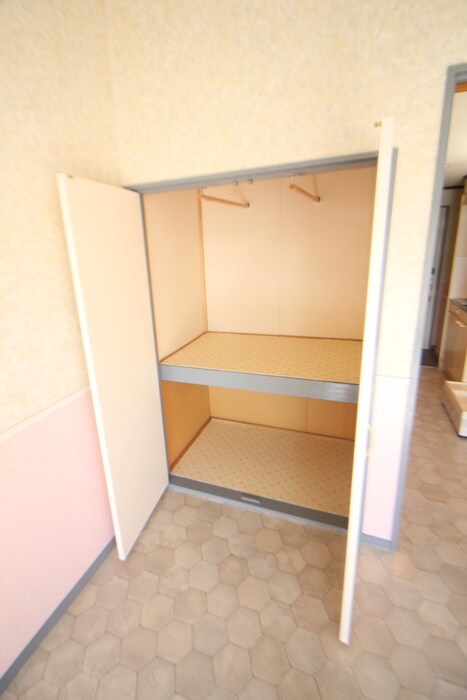 物件内観写真15　(収納)