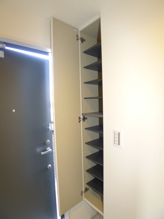 物件内観写真6　(靴箱)