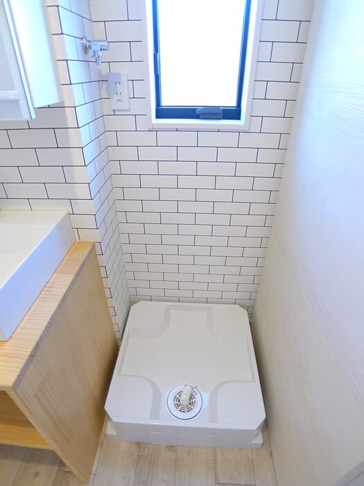 物件内観写真17　(洗濯機置場)