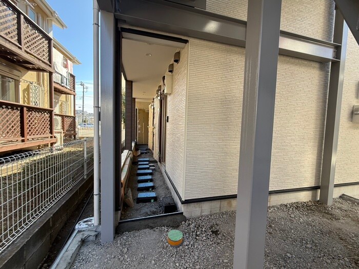 物件外観写真5　(エントランス部分)