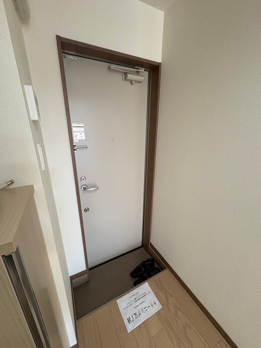 物件内観写真13　(玄関)