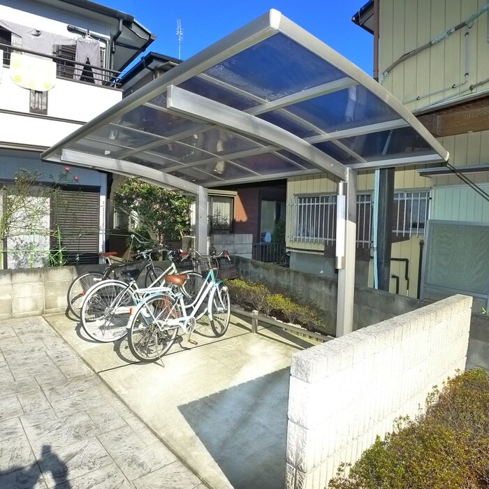 物件外観写真2　(駐輪場)