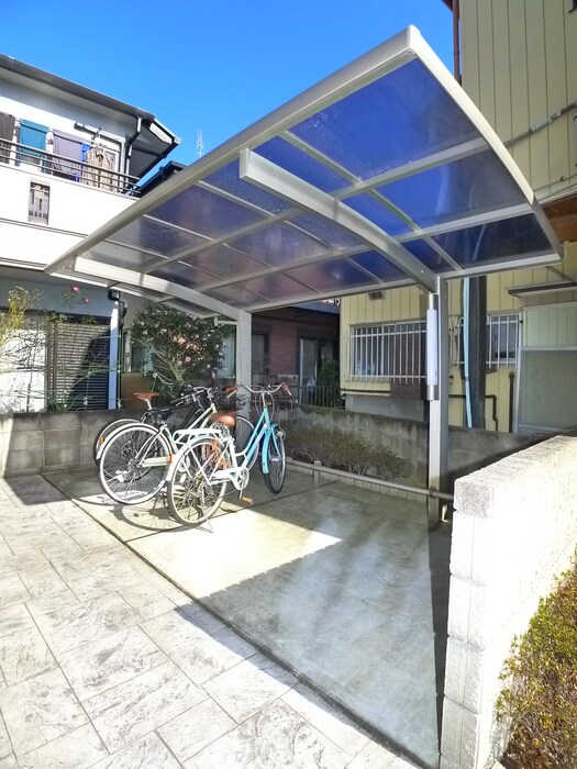 物件外観写真4　(駐輪場)