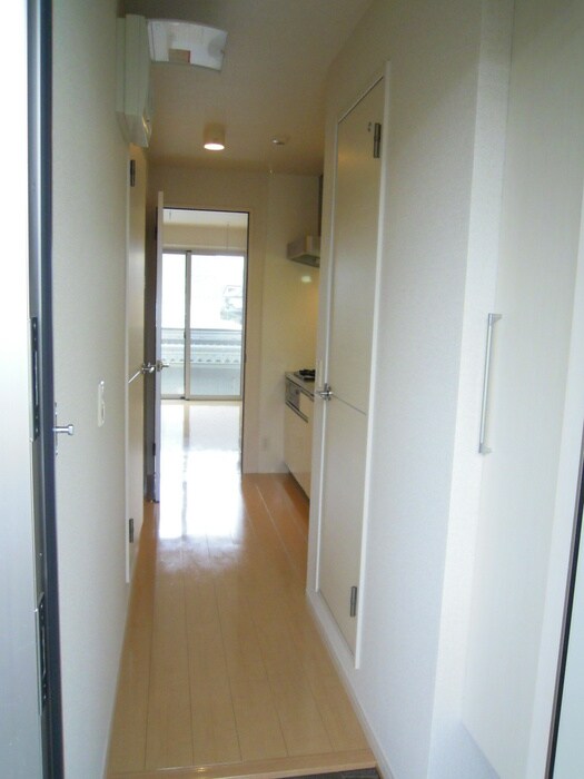 物件内観写真13　(玄関)