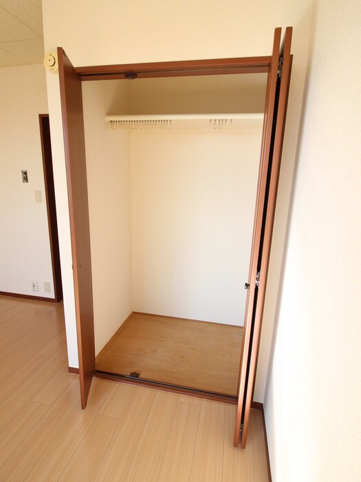 物件内観写真7　(収納)