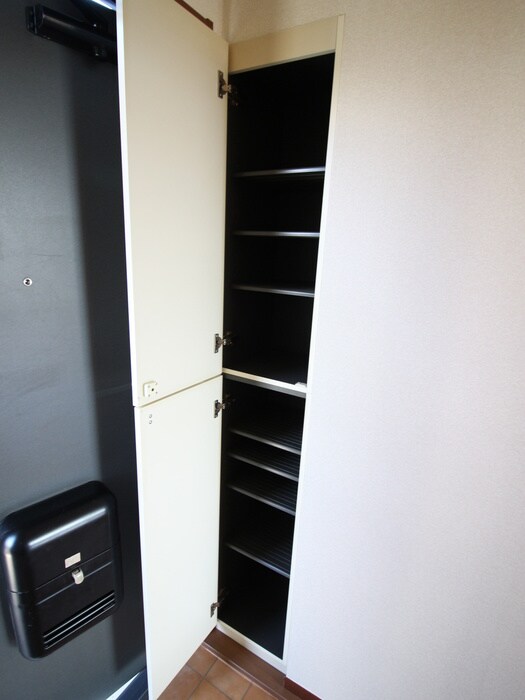 物件内観写真10　(靴箱)