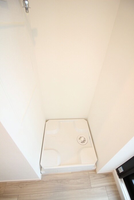 物件内観写真12　(洗濯機置場)