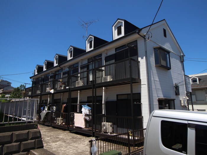 物件外観写真6　(エントランス部分)