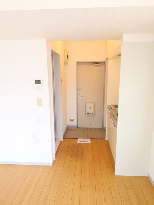 物件内観写真16　(玄関)