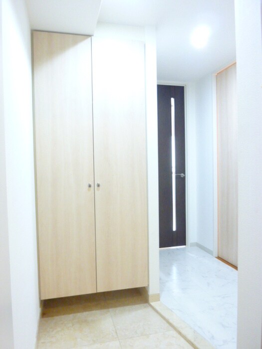 物件内観写真7　(玄関)