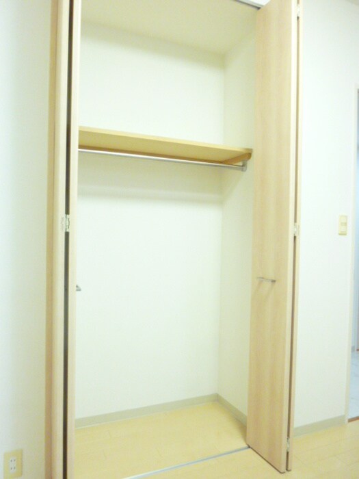 物件内観写真10　(収納)