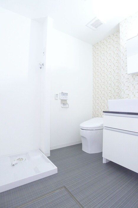 物件内観写真14　(洗濯機置場)