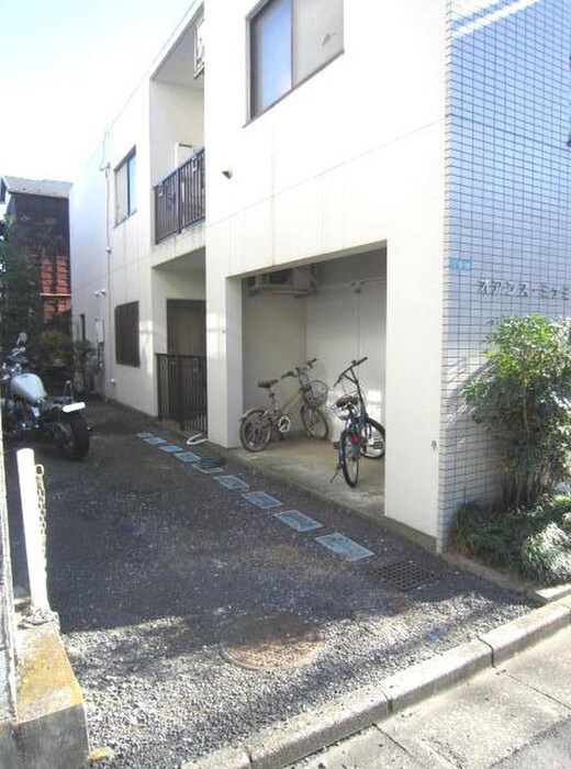 物件外観写真3　(駐輪場)