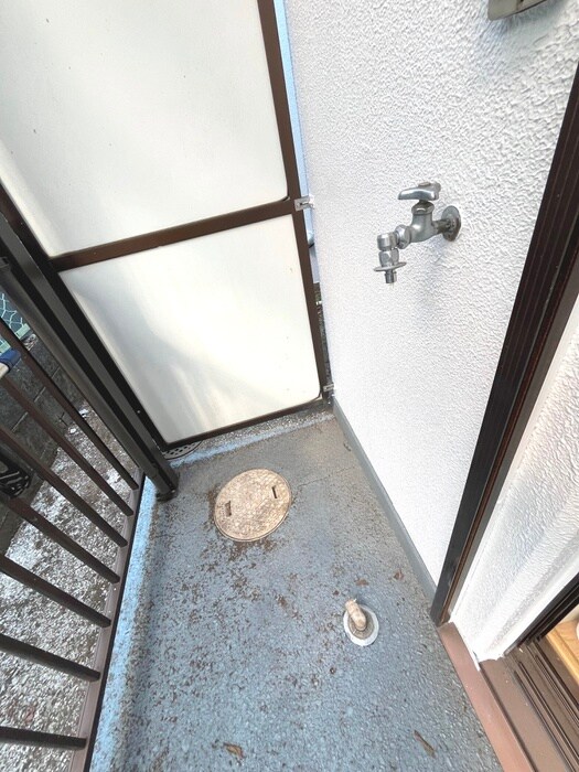 物件内観写真13　(洗濯機置場)