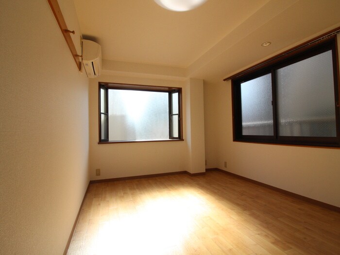 物件内観写真6　(居室)