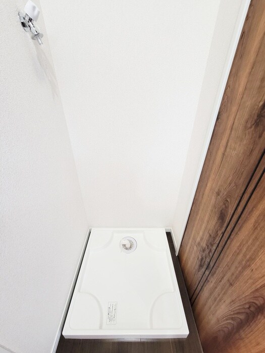 物件内観写真16　(洗濯機置場)