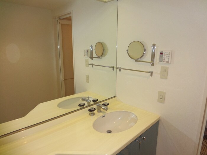 物件内観写真9　(洗面)