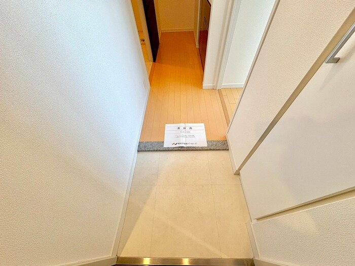 物件内観写真14　(玄関)