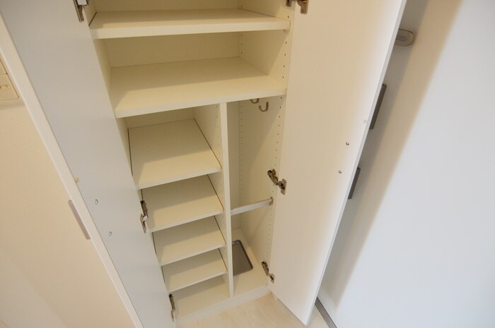 物件内観写真18　(靴箱)