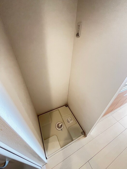 物件内観写真15　(洗濯機置場)