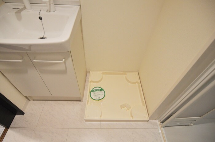 物件内観写真13　(洗濯機置場)