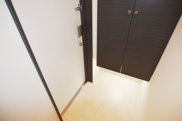 物件内観写真15　(玄関)