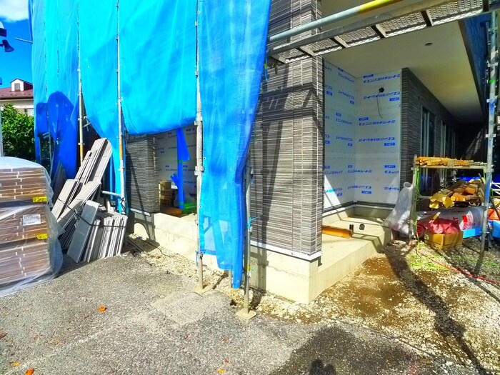 物件外観写真3　(エントランス部分)