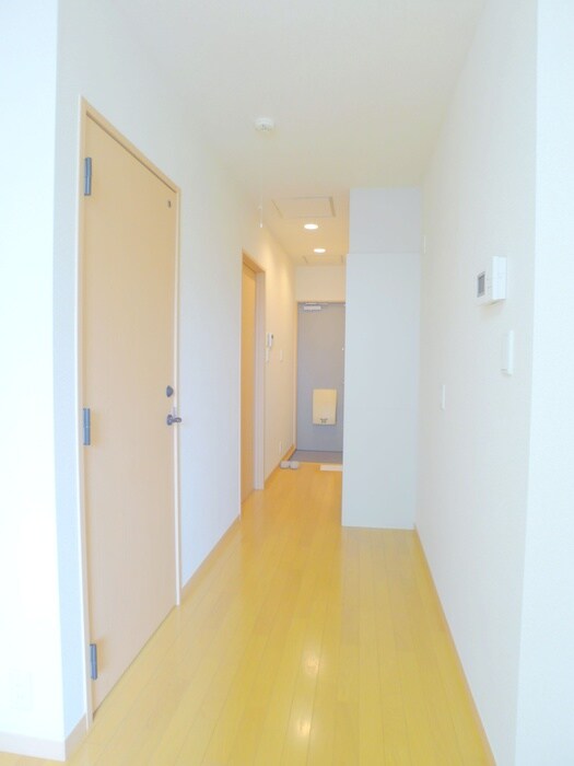 物件内観写真20　(廊下)