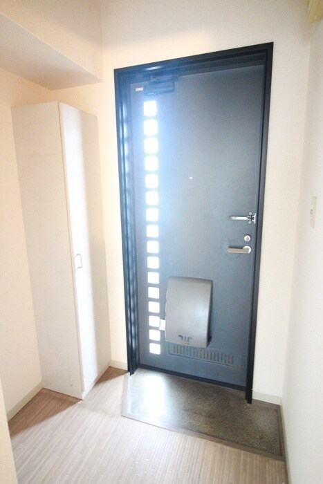 物件内観写真12　(玄関)