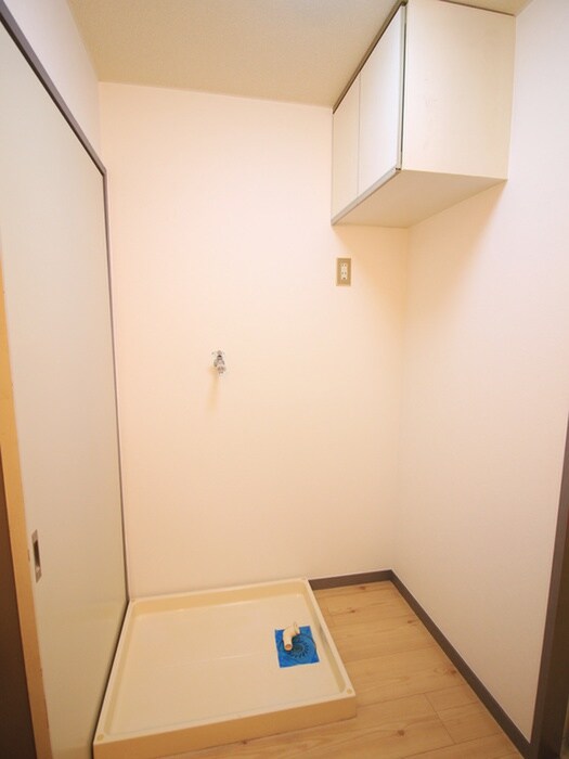 物件内観写真17　(洗濯機置場)