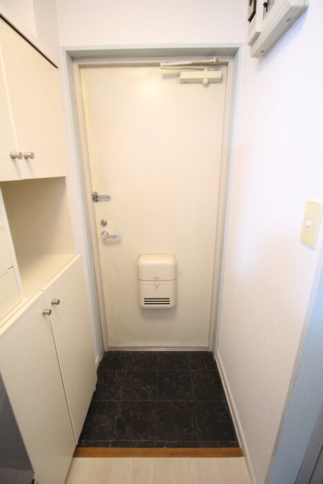 物件内観写真7　(玄関)