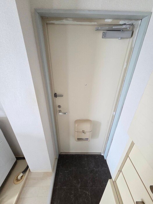 物件内観写真7　(玄関)