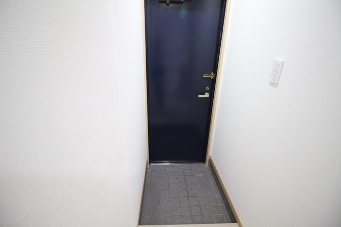 物件内観写真18　(玄関)