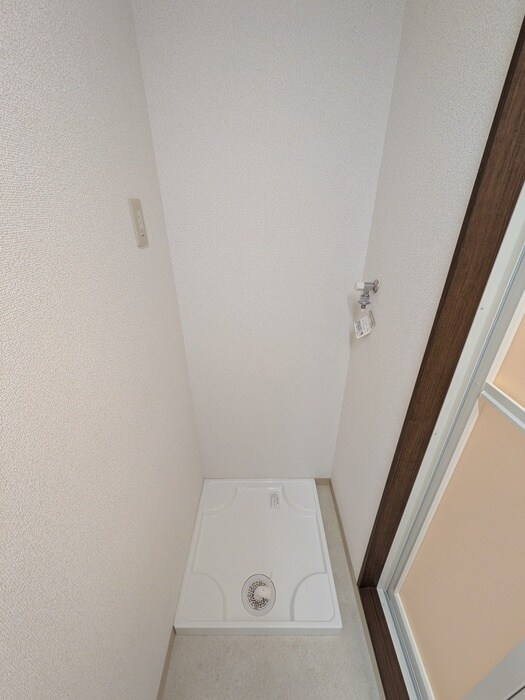 物件内観写真11　(洗濯機置場)