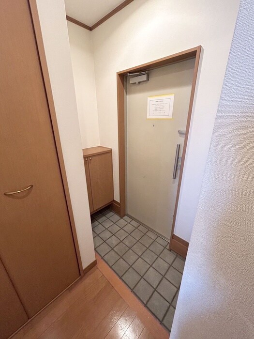 物件内観写真14　(玄関)