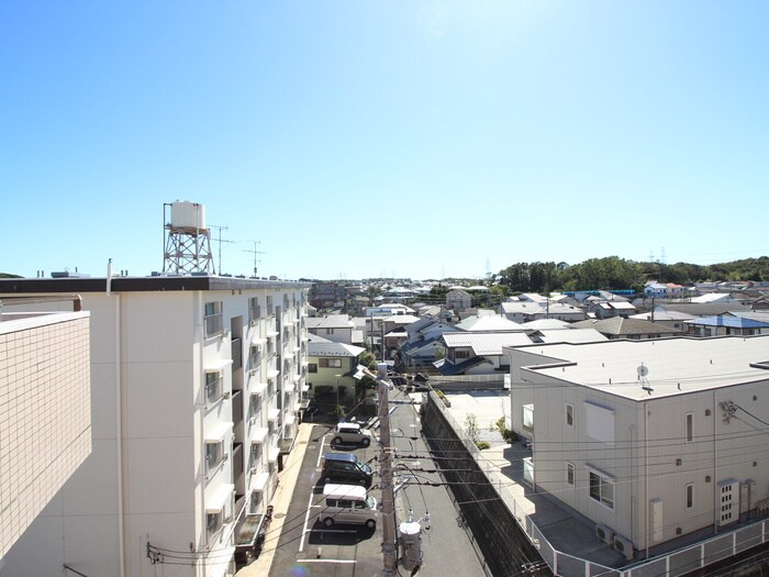 物件内観写真16　(室内からの展望)