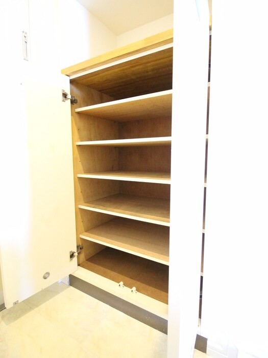 物件内観写真17　(靴箱)