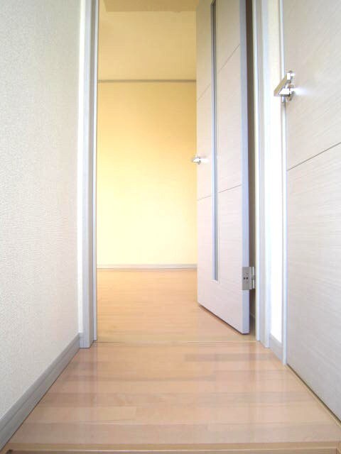 物件内観写真7　(玄関)